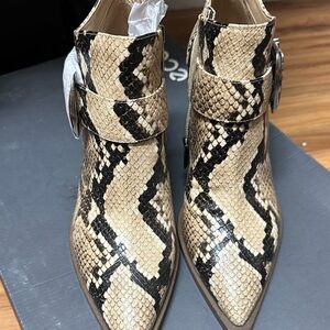 Vince Camuto Snakeskin Ankle Boots Sz 8
